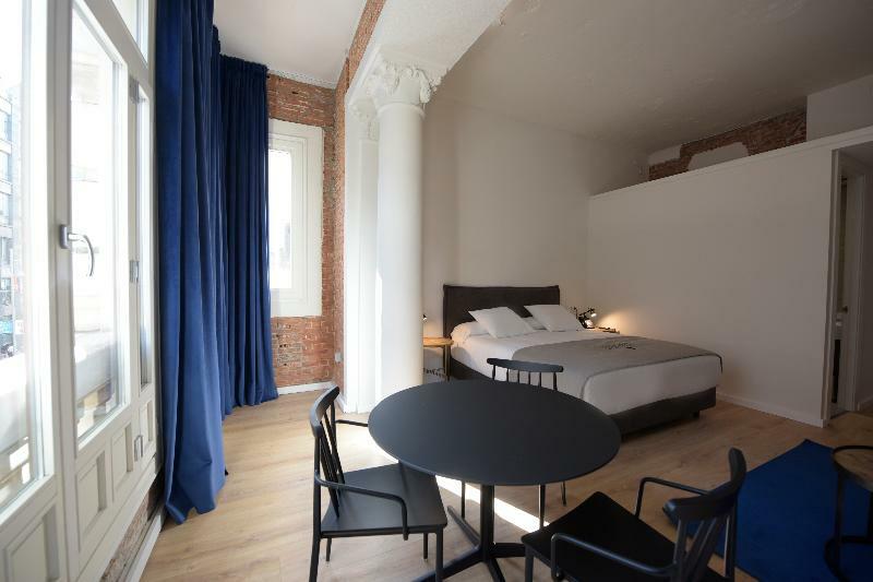Room00 Gran Via Hostel Madrid Bagian luar foto